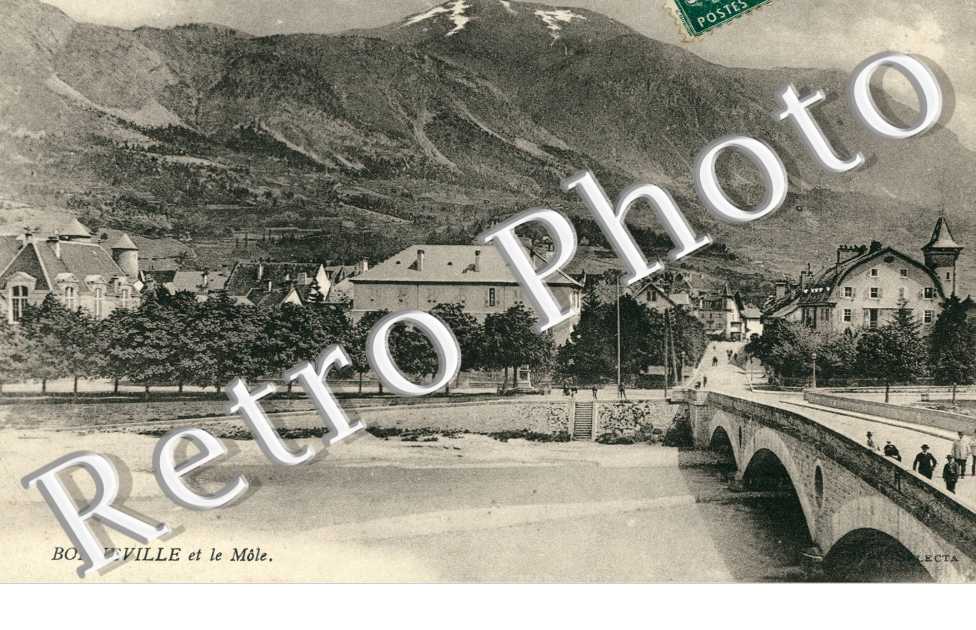 Vue generale et le Mole
