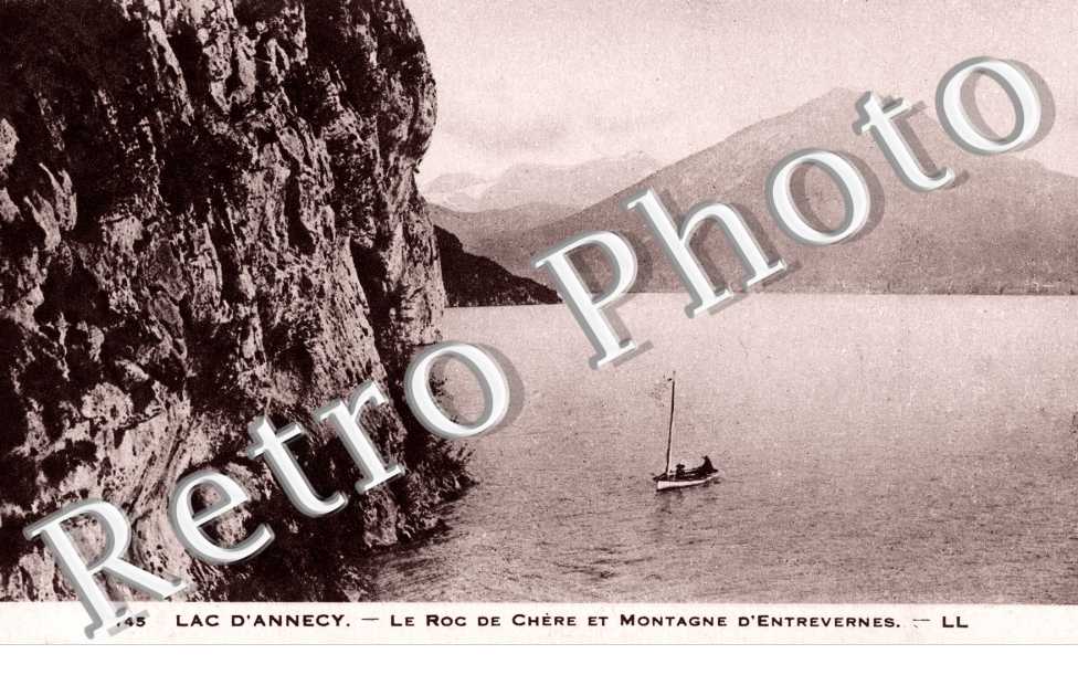 Le Lac d&#039;Annecy, Roc de Chere et Montagne