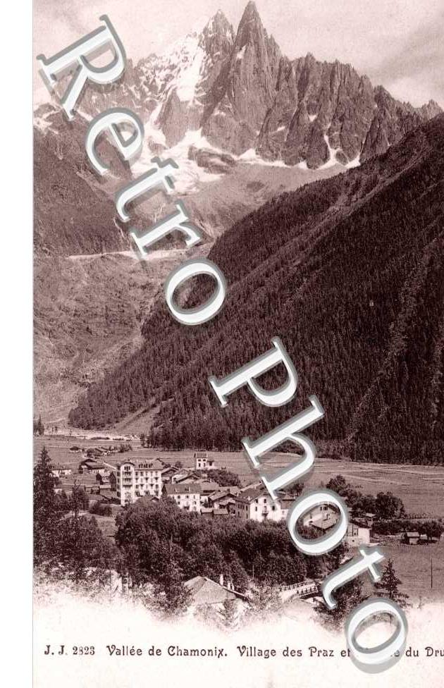 Vallee de Chamonix, Village des Praz et Aiguille du Dru