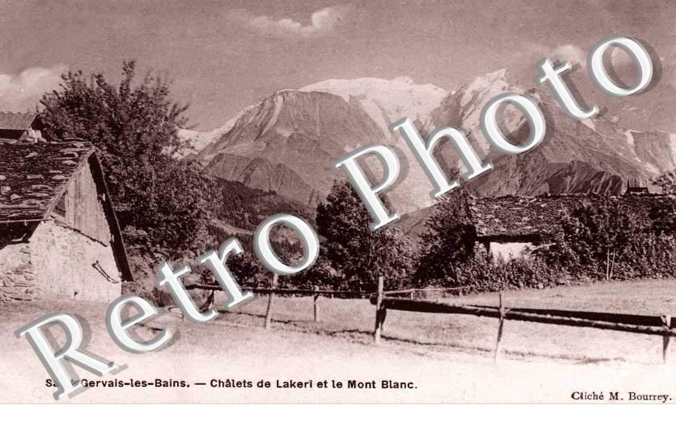 Chalets de Lakeri et le Mont Blanc