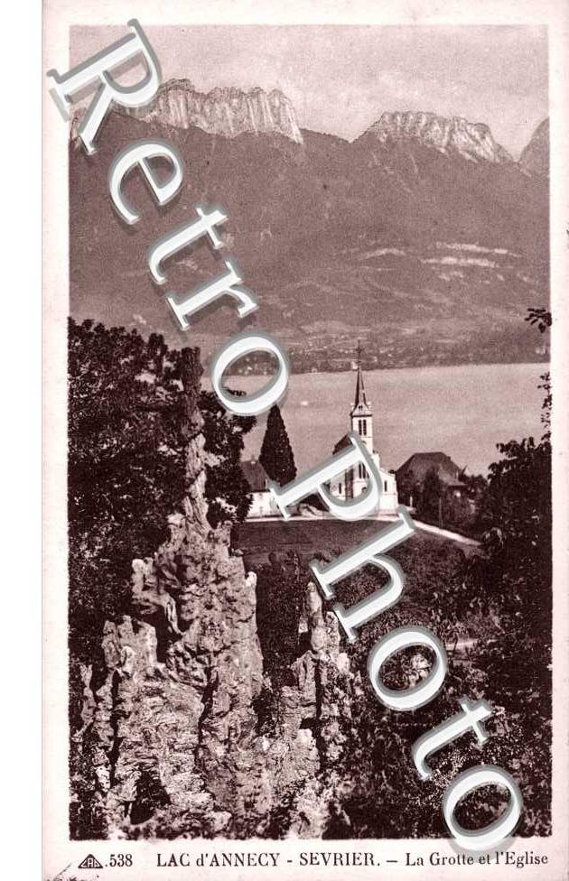 La Grotte et l&#039;Eglise