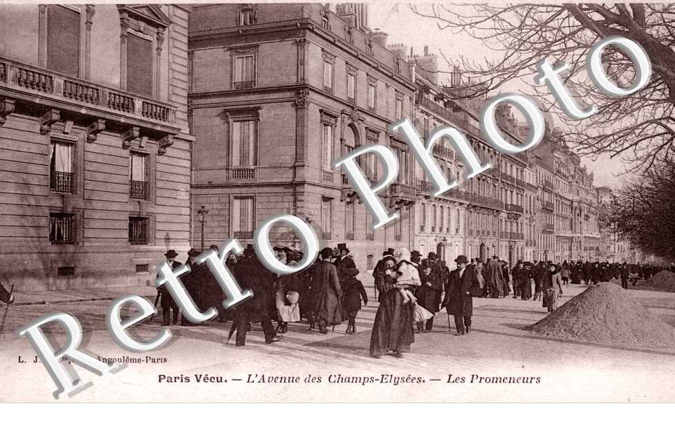 l&#039;avenue des Champs Elysees les promeneurs