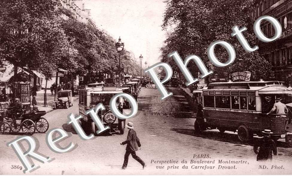 le boulevard Montmartre vue prise du Carrefour Drouot