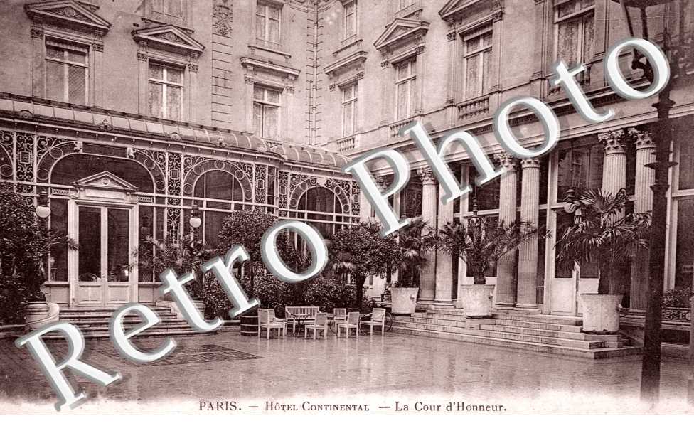  rue Castiglione  Hotel Continental, la Cour d'Honneur