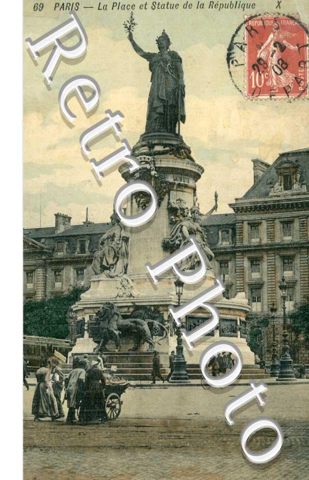 La Place et Statue de la Republique