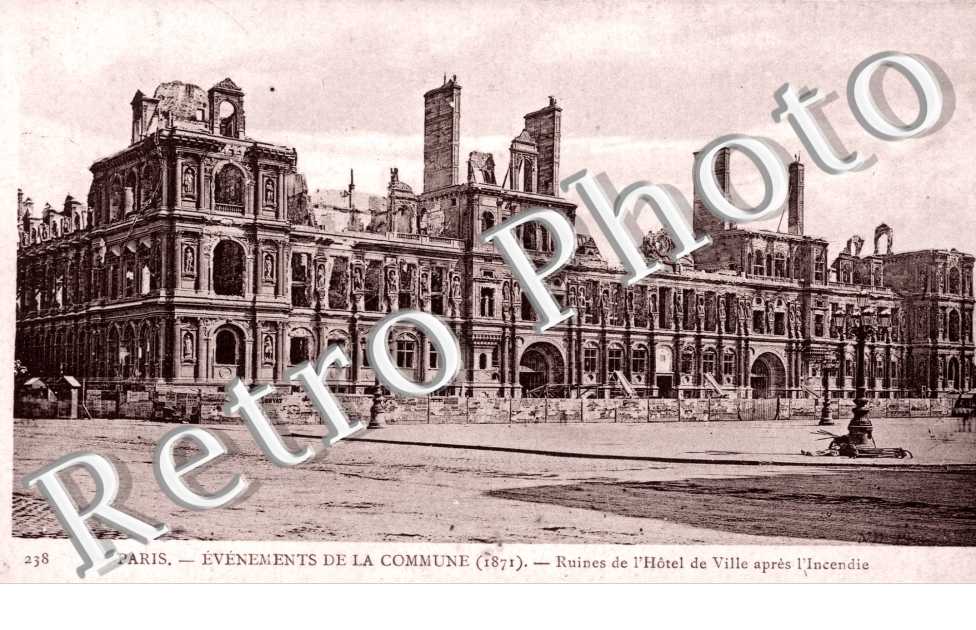 Ruines de l'Hotel de Ville apres l'Incendie