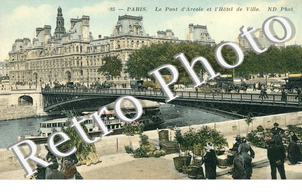 Le Pont d'Arcole et l'Hotel de Ville