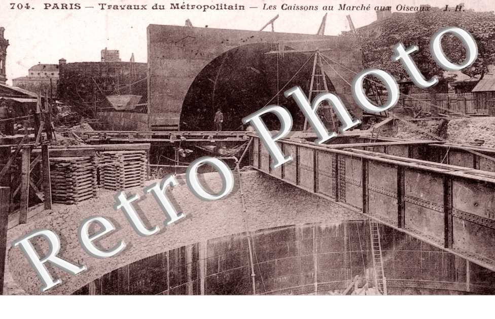Travaux du Metropolitain, les caissons au Marche aux Oiseaux