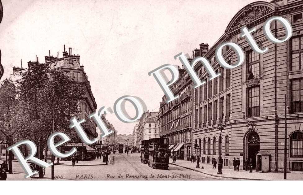 Rue de Rennes et le Mont de Piete