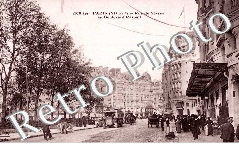 Rue de Sevres au Boulevard Raspail