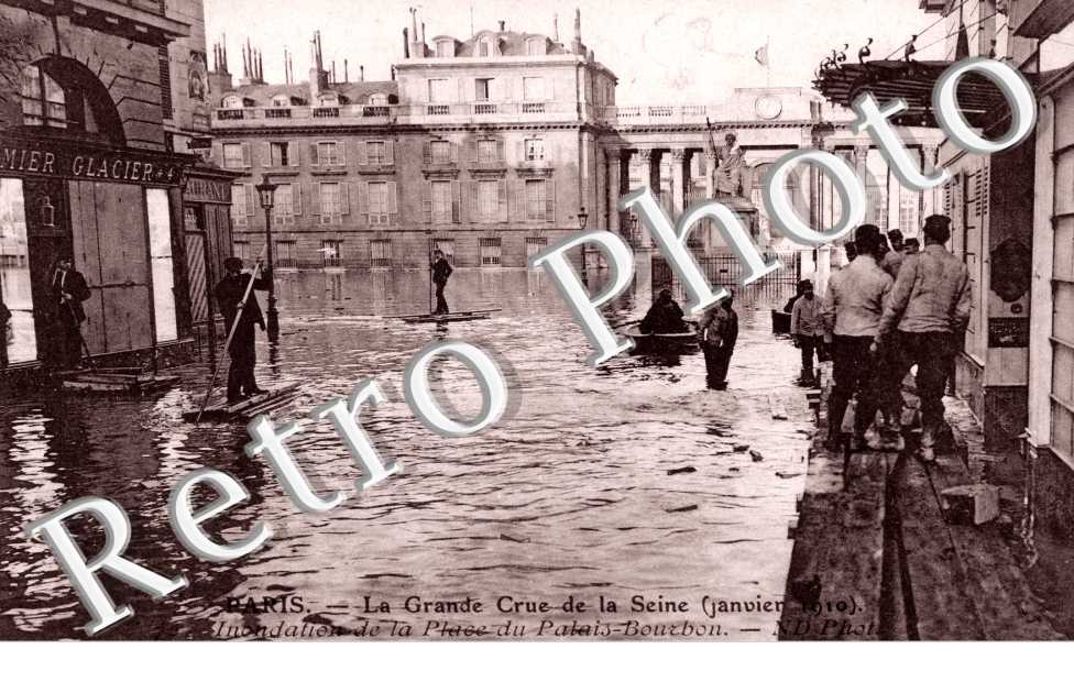 Chambre des Deputes Place de Bourgogne et el Palais Bourbon Inondations janvier 1910