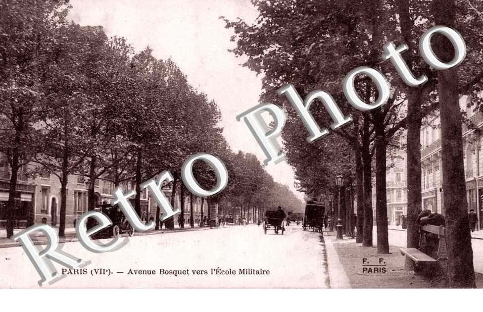 Avenue Bosquet vers l'Ecole Militaire