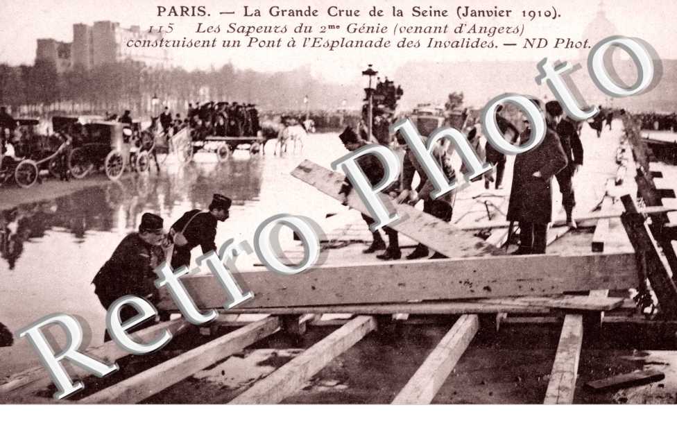 Pont a l' Esplanade des Invalides