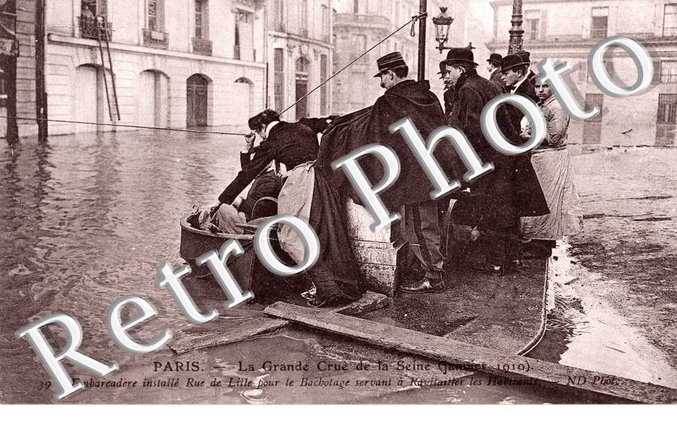 Inondations 1910, Embarcadere Rue de Lille pour le Bachotage