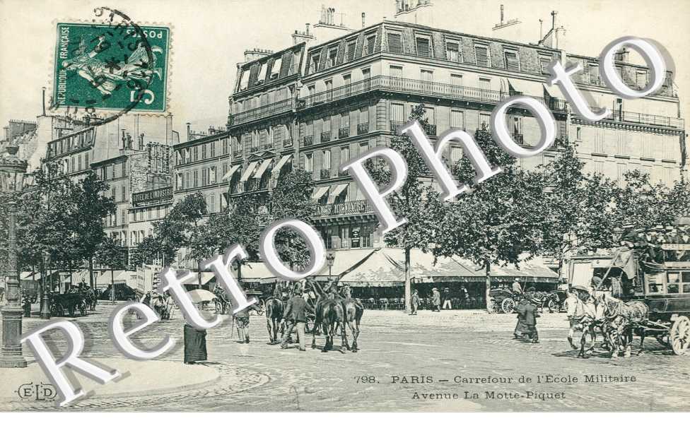 Carrefour de l&#039;Ecole Militaire, Avenue La Motte Piquet