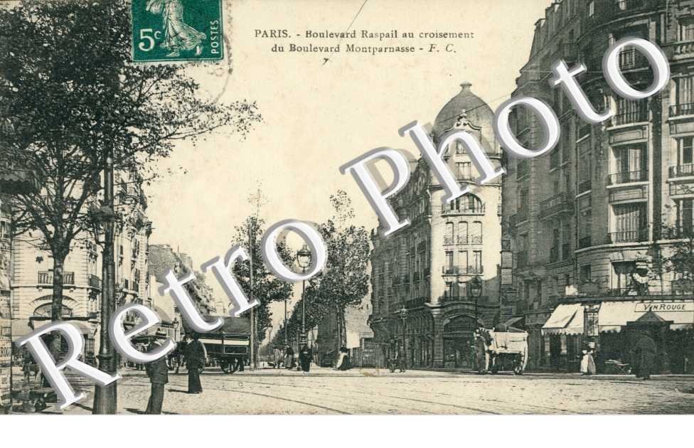 Boulevard Raspail au croisement du Boulevard Montparnasse
