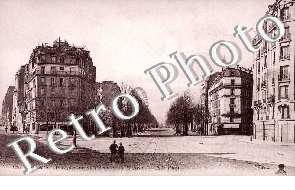 Perspective de l&#039;Avenue de Suffren