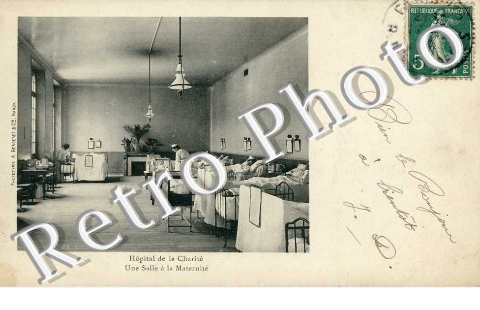 Hopital de la Charite, une Salle a la Maternite