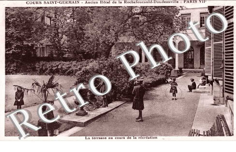  65 rue de Varenne Cours Saint Germain, la terrasse au cours de la recreation