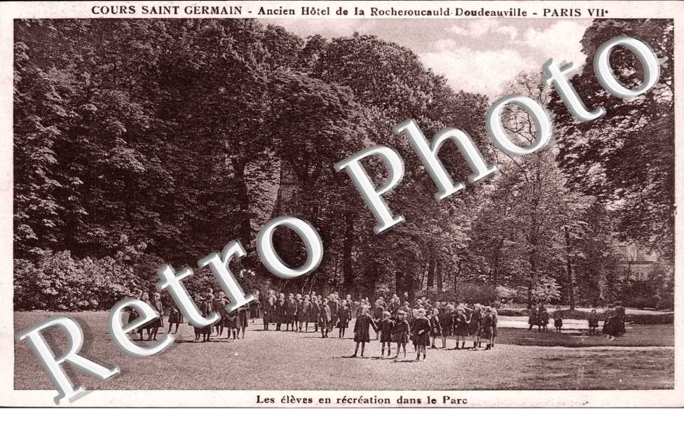  65 rue de Varenne Cours Saint Germain, Hotel de la Rocheroucauld Doudeauville, les eleves en recreation