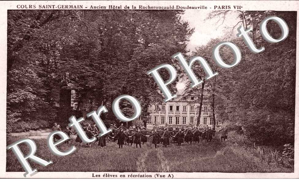  65 rue de Varenne Cours Saint Germain, Hotel de la Rocheroucauld Doudeauville, les eleves en recreation