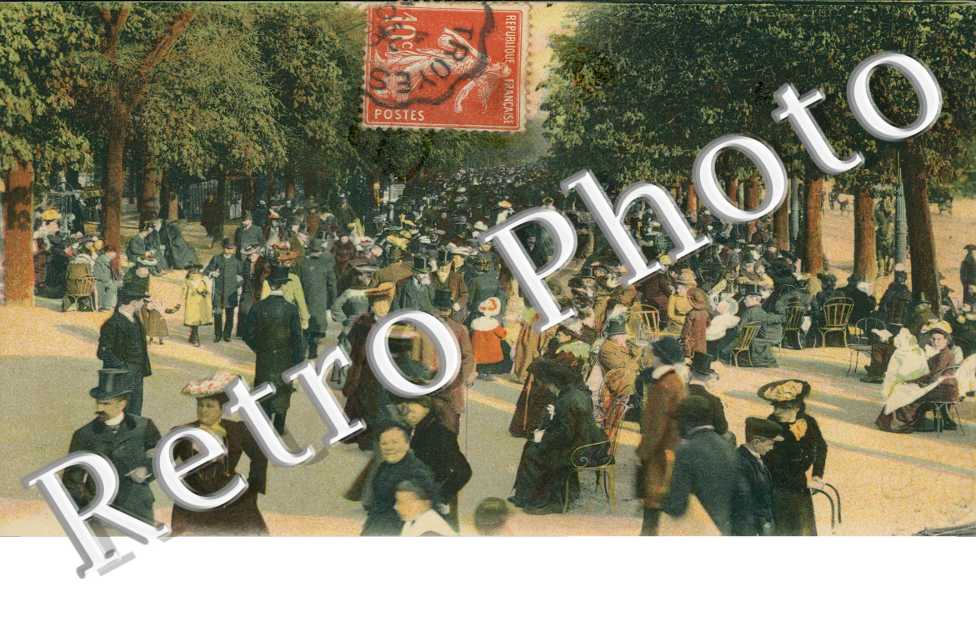 la grande allee des Champs Elysees