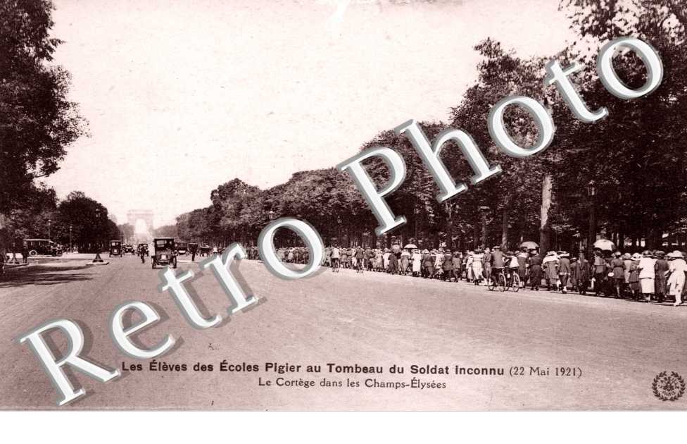 Eleves des Ecoles Pigier au Tombeau du Soldat Inconnu