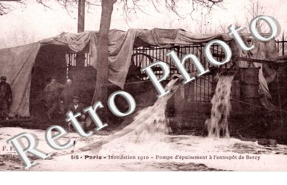 Inondations 1910, Pompe d&#039;epuisement a l&#039;entrepot de Bercy