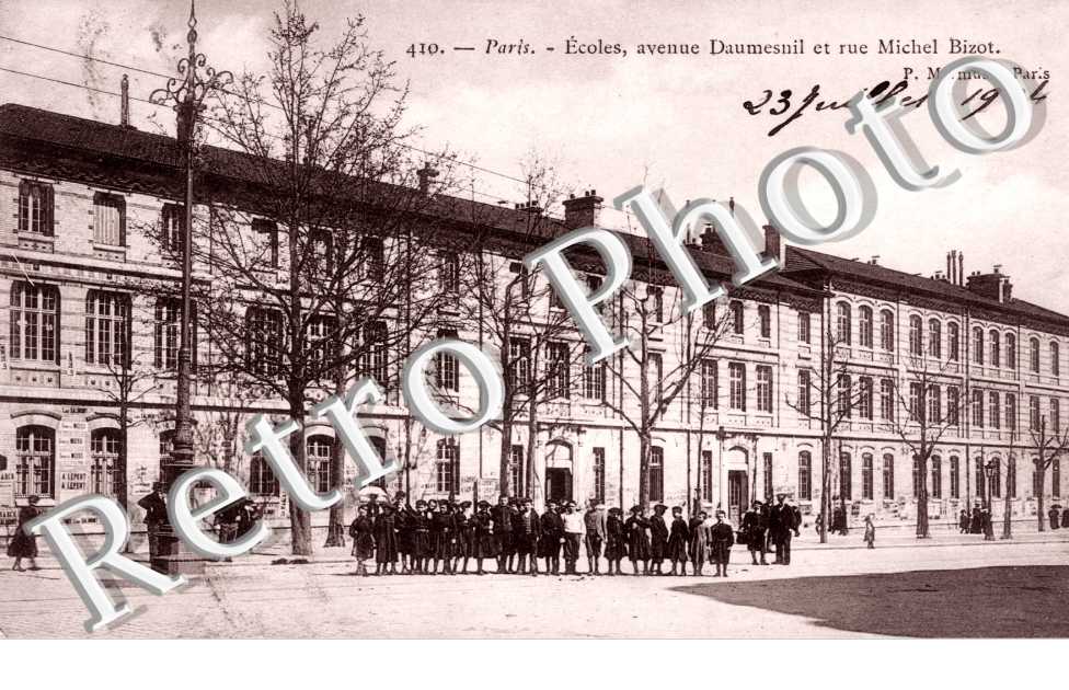Ecoles, Avenue Daumesnil et Rue Michel Bizot