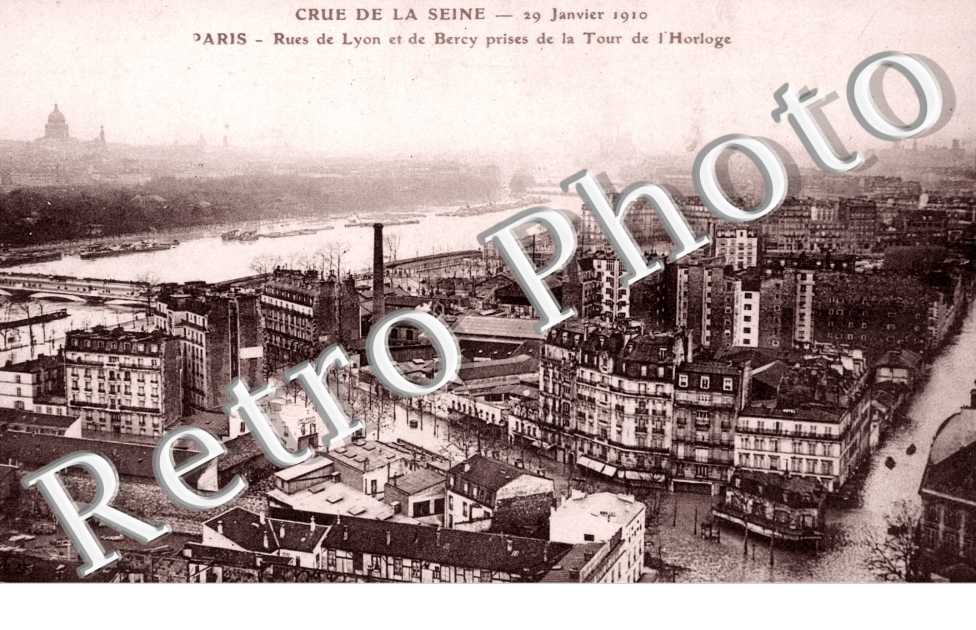 Crue de la Seine, Rue de Lyon et Rue de Bercy prise de la Tour de l&#039;Horloge