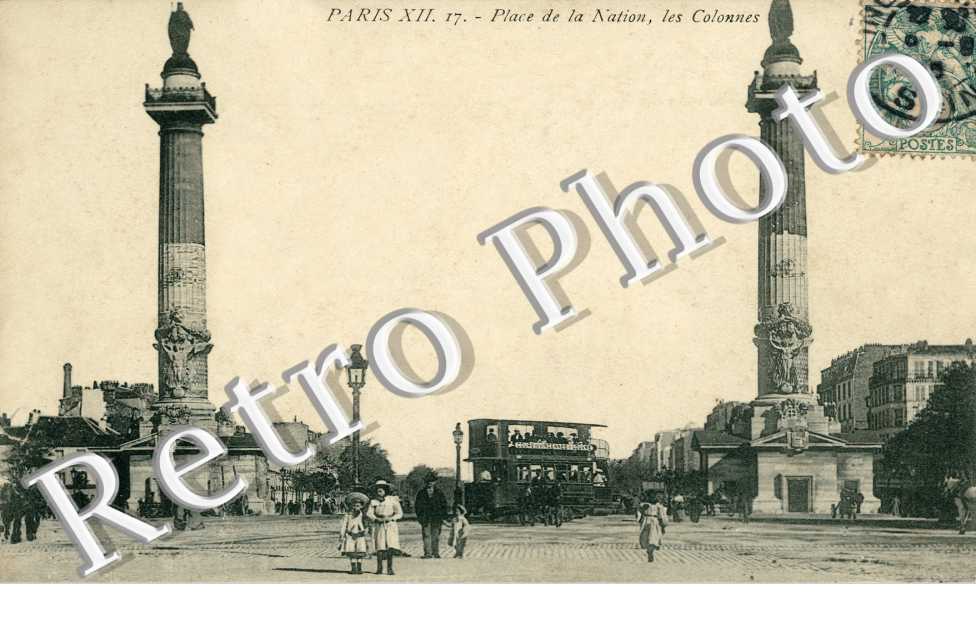 Place de la Nation, les colonnes