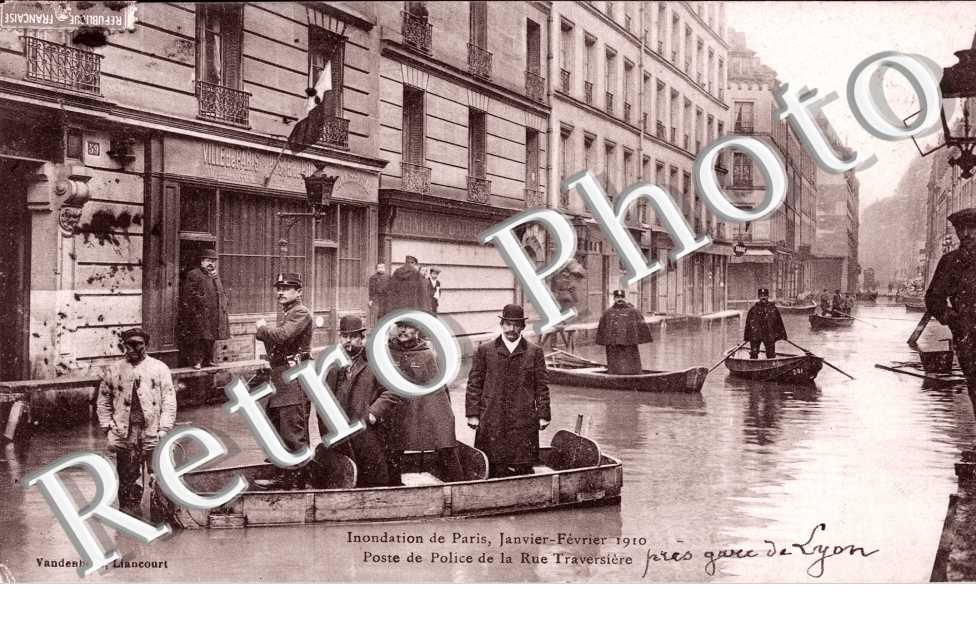 Inondations 1910, Poste de Police de la Rue Traversiere