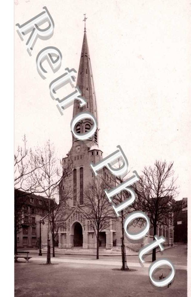 eglise Saint Leon Place Dupleix  - Place Cardinal Amette