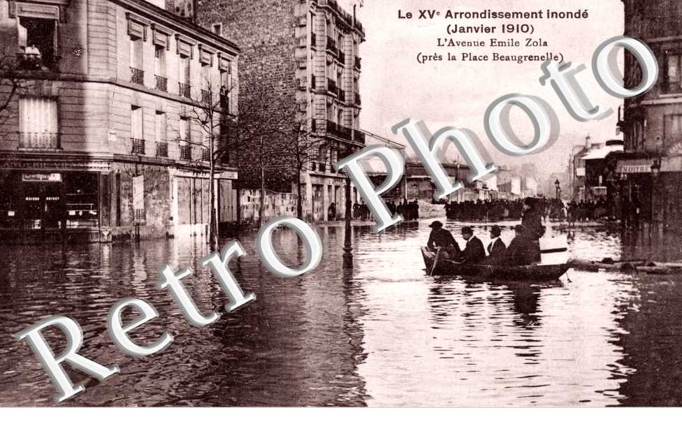Inondations 1910, Avenue Emile Zola (pres de la place Beaugrenelle)