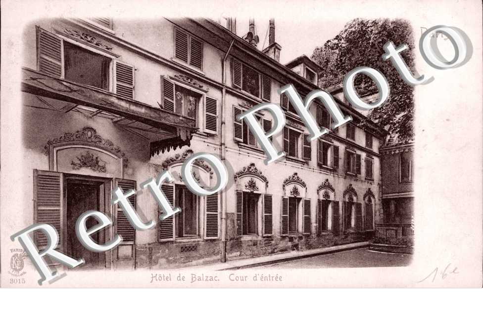 Hotel de Balzac Cour d&#039;entree