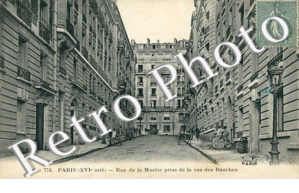 Rue de la Muette prise de la rue des Bauches