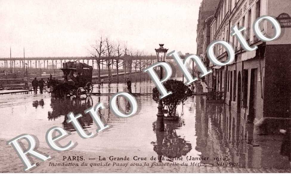 quai de Passy, inondations sous la passerelle du metro