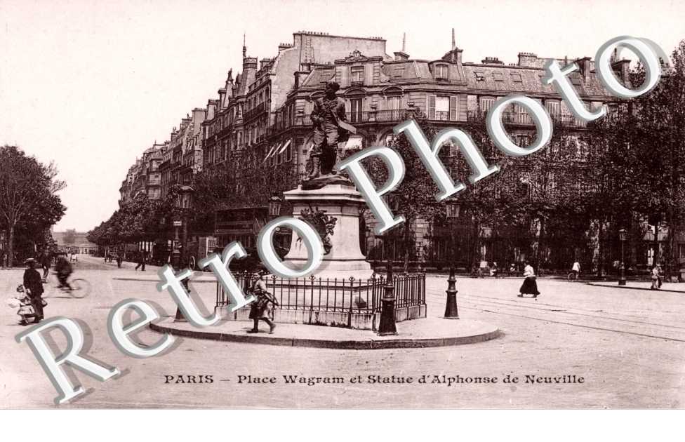 Place Wagram et Statue d&#039;Alphonse de Neuville