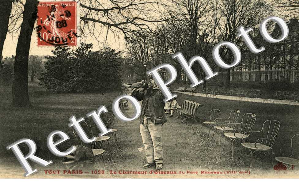 le Parc Monceau La Rotonde LE CHARMEUR D&#039;OISEAUX