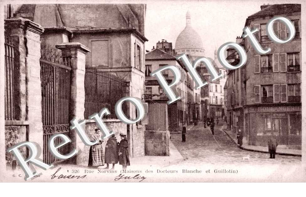 Rue Norvins, Maisons des Docteurs Blanche et Guillotin