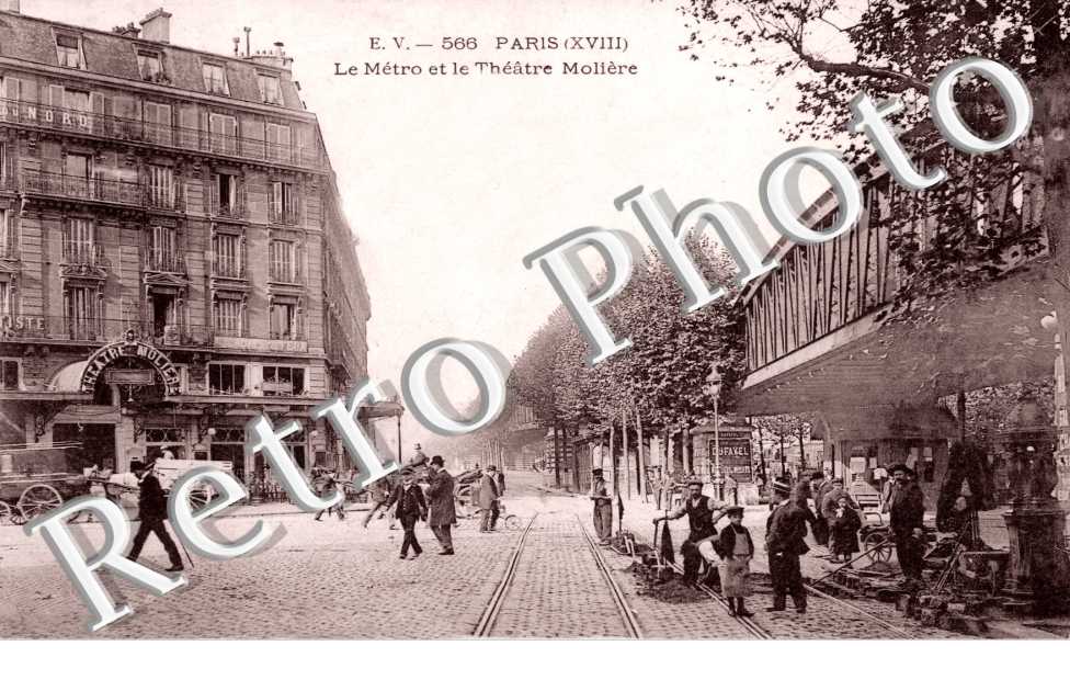 Rue de la Chapelle Le Metro et le Theatre Moliere
