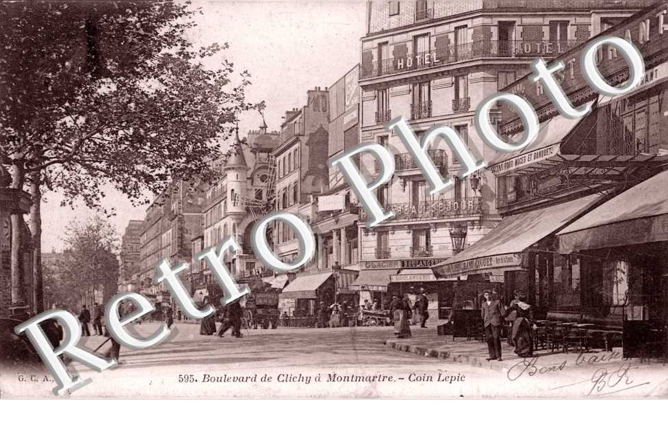 Boulevard de Clichy à Montmartre - Coin Lepic