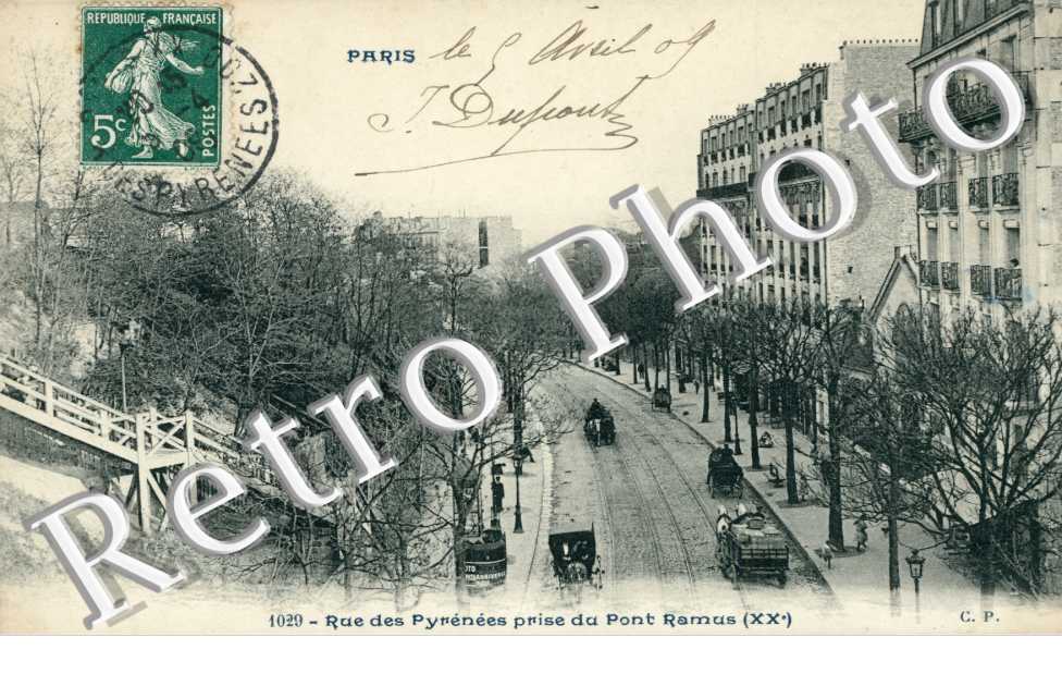 Rue des Pyrenees prise du Pont Ramus