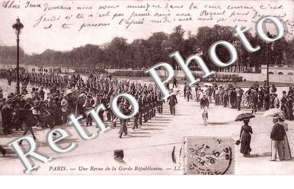 Une revue de la Garde Republicaine