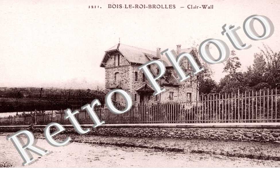Brolles, Clair Wall