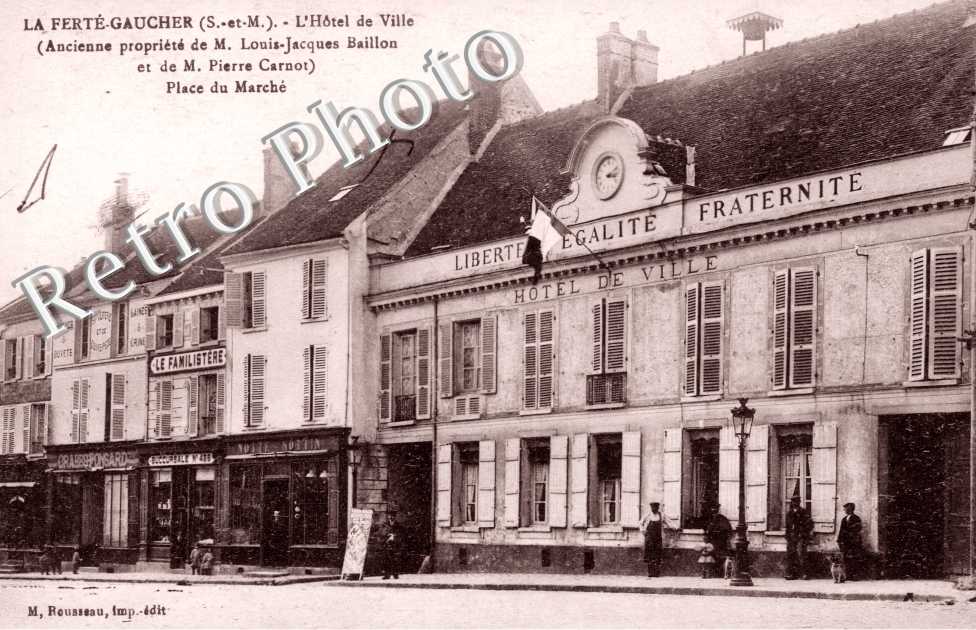 l&#039;Hotel de la Ville, Place du Marche
