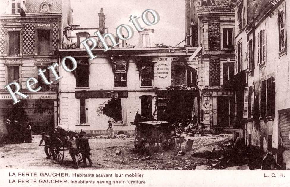 Habitants sauvant leur mobilier