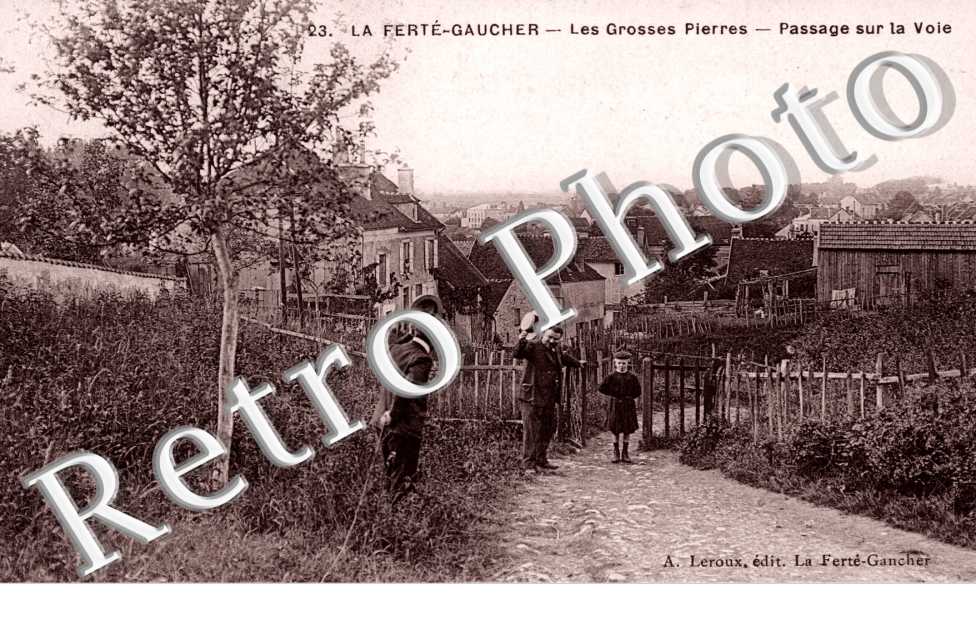 les Grosses Pierres, le Passage sur la Voie
