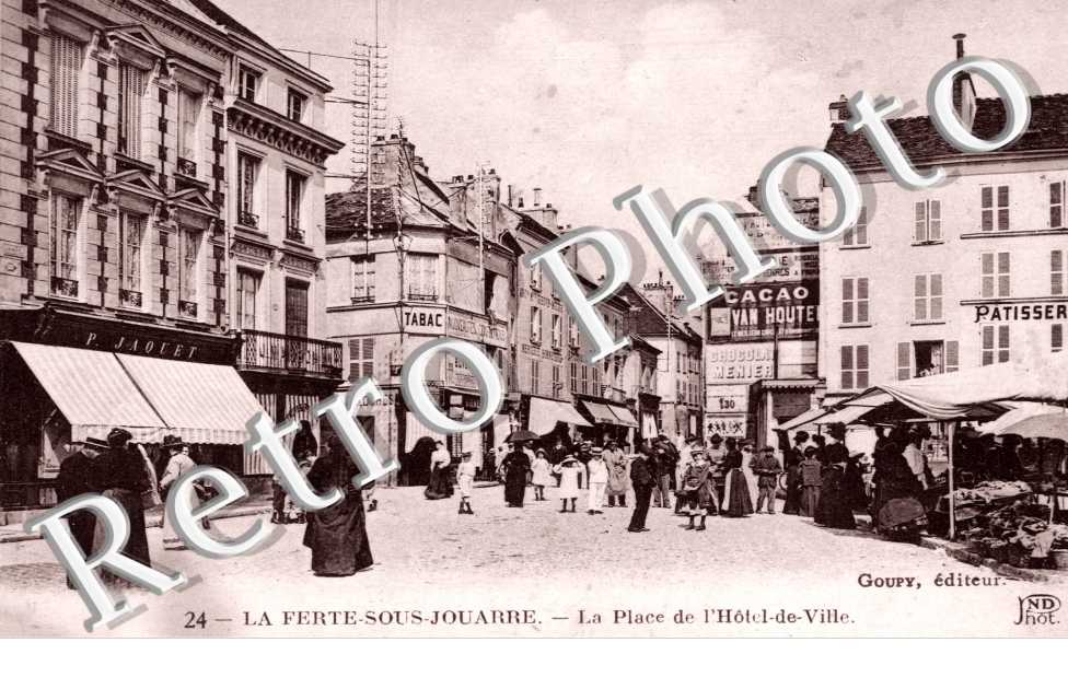 la Place de l'Hotel-de-Ville