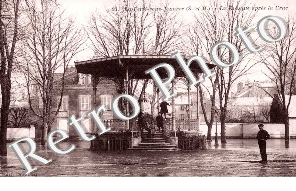 Le kiosque apres la crue